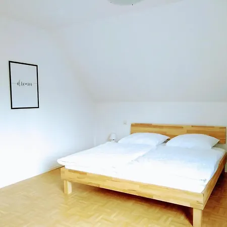 Ferienwohnung Im Herzen Von Kues Apartmán